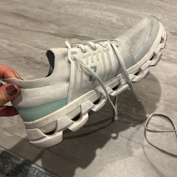 Women’s On Cloud tech running sneakers size 11 - Picture 5 of 6